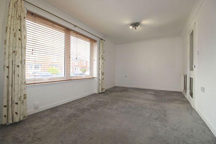 2 Bedroom Flat To Rent In Jarratt House, St Leonards Road, Windsor, SL4