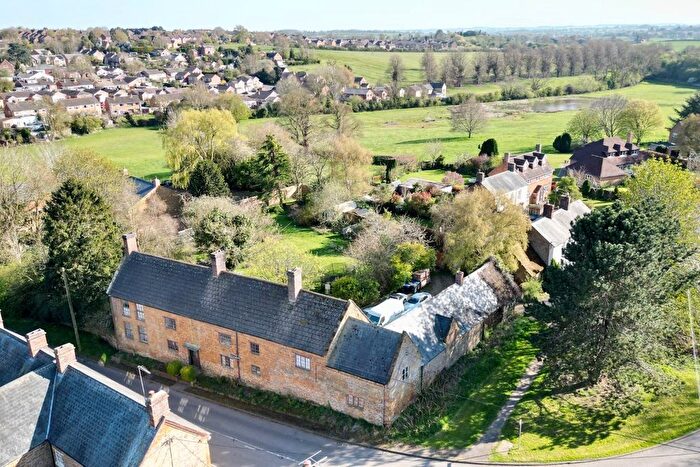 5 Bedroom Detached House For Sale In Murcott, Long Buckby, Northamptonshire, NN6