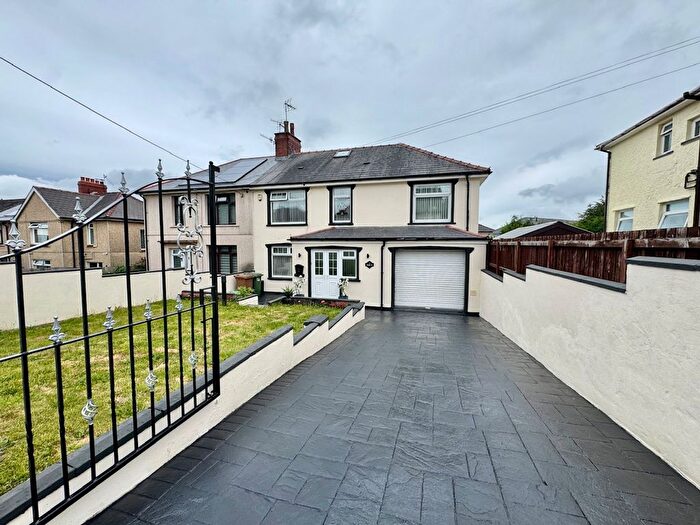 3 Bedroom Semi-Detached House For Sale In Heolddu Crescent, Bargoed, CF81