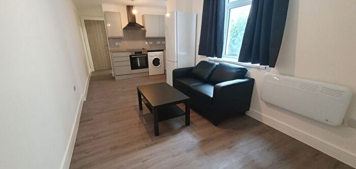1 Bedroom Flat To Rent In Flat, Mundy Place, CF24