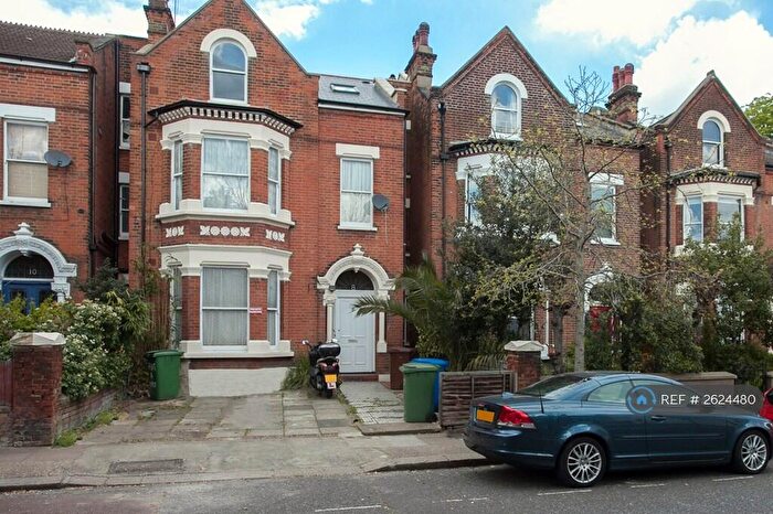 2 Bedroom Flat To Rent In Knatchbull Road, London, SE5