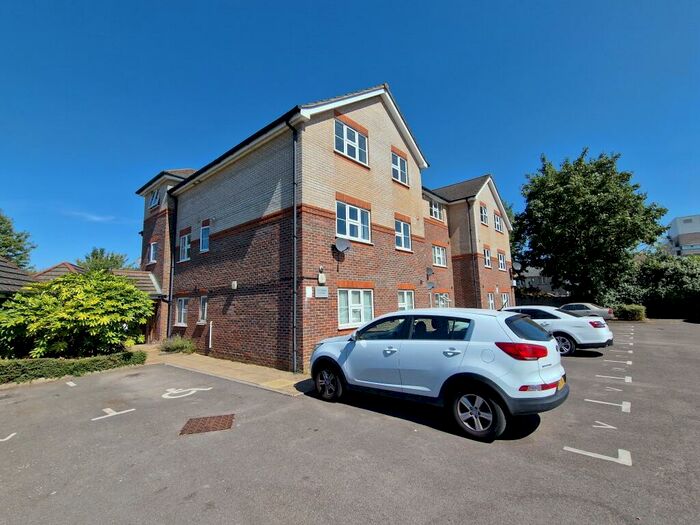 2 Bedroom Flat To Rent In Jessamine Road, Shirley Warren, SO16