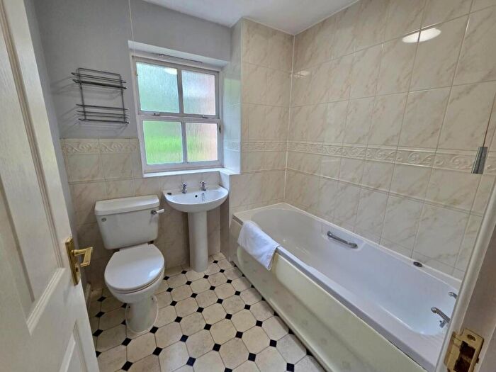 2 Bedroom End Of Terrace House For Sale In Tewkesbury Close, Loughton, IG10