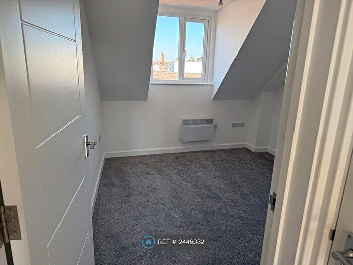 1 Bedroom Flat To Rent In Windsor Road, Bournemouth, BH5