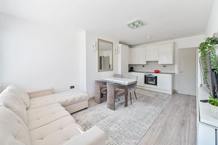 2 Bedroom Flat For Sale In Gosterwood Street, Deptford, London, SE8