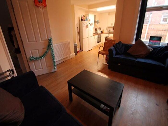 6 Bedroom House To Rent In Norwood Terrace, Leeds, LS6