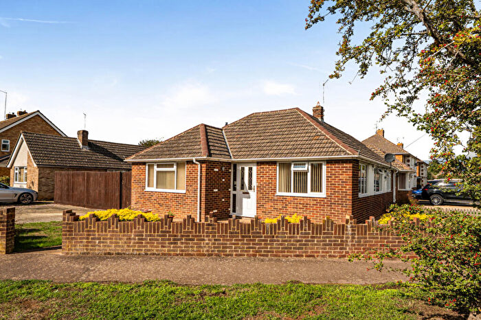 2 Bedroom Bungalow For Sale In Timms Road, Banbury, Oxfordshire, OX16