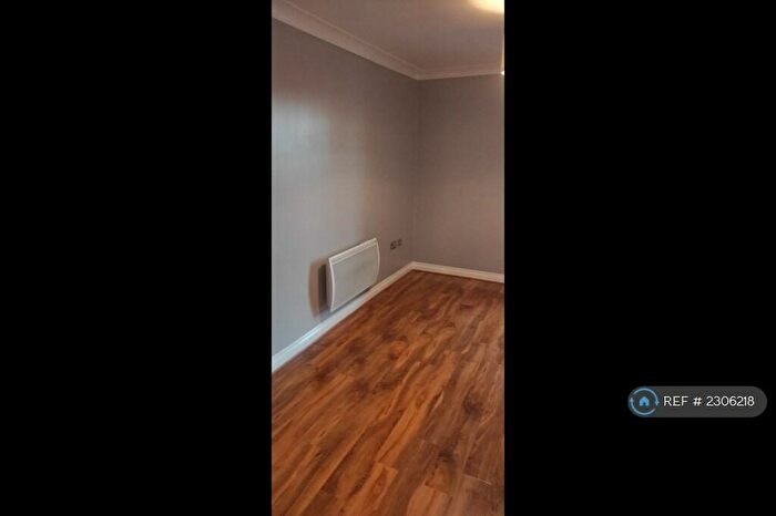 2 Bedroom Flat To Rent In Albany Gardens, Colchester, CO2