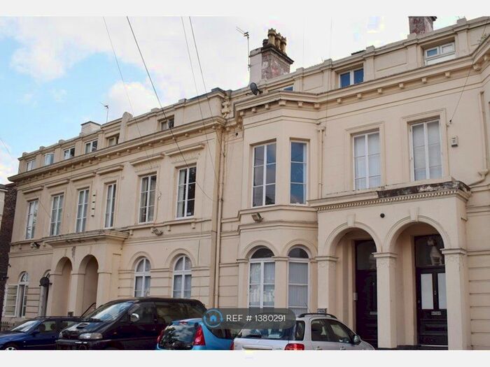 2 Bedroom Flat To Rent In Oak Terrace, Liverpool, L7