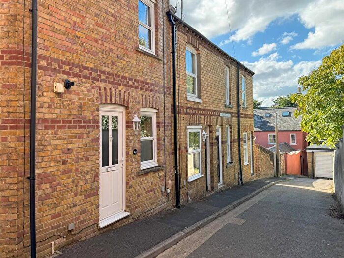 2 Bedroom Terraced House To Rent In Radcliffe Road, Stamford, Lincolnshire, PE9