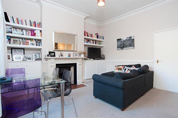2 Bedroom Flat To Rent In Kingdon Road, West Hampstead, NW6
