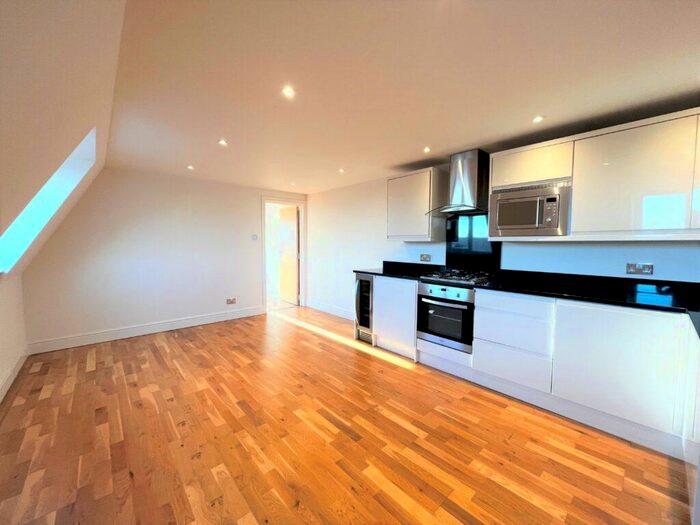 1 Bedroom Flat To Rent In High Street, Barnet, EN5