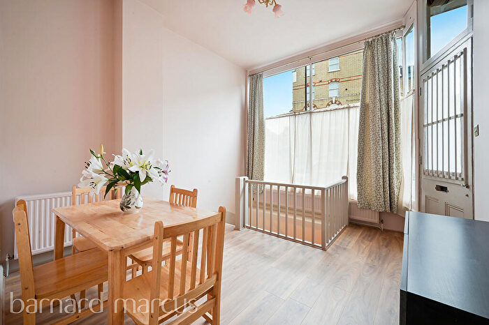 2 Bedroom House To Rent In Marlborough Road, Archway, N19