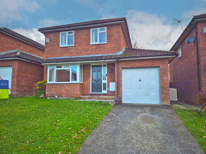 4 Bedroom Detached House For Sale In Clos Penglyn, Pencoed, Bridgend, CF35