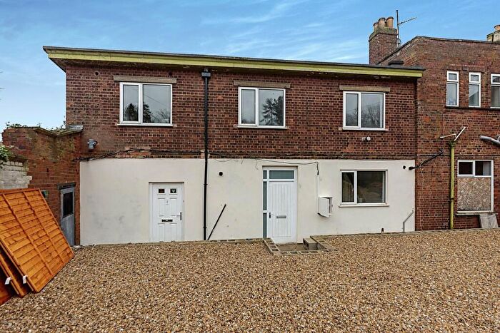 2 Bedroom House To Rent In Barrowby Road, Grantham, NG31