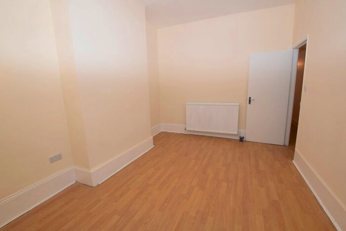 2 Bedroom Flat To Rent In St Georges Road, Leyton, E10