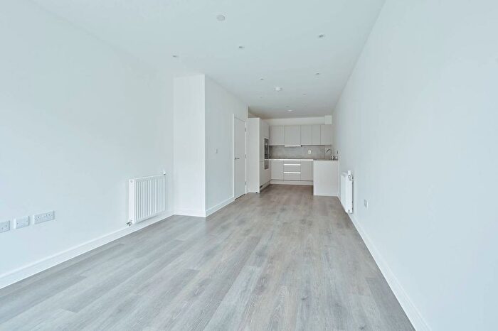 1 Bedroom Flat To Rent In Bridlington Road, Bushey, South Oxhey, WD19