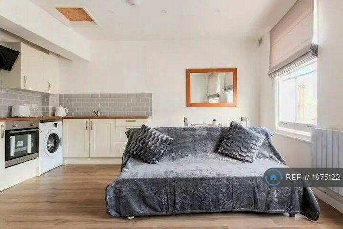 1 Bedroom Flat To Rent In St Augustines Road, Ramsgate, CT11