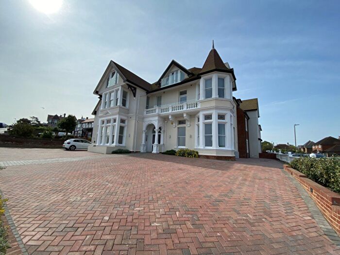 1 Bedroom Flat To Rent In Oakland Court, Kings Road, Herne Bay, CT6