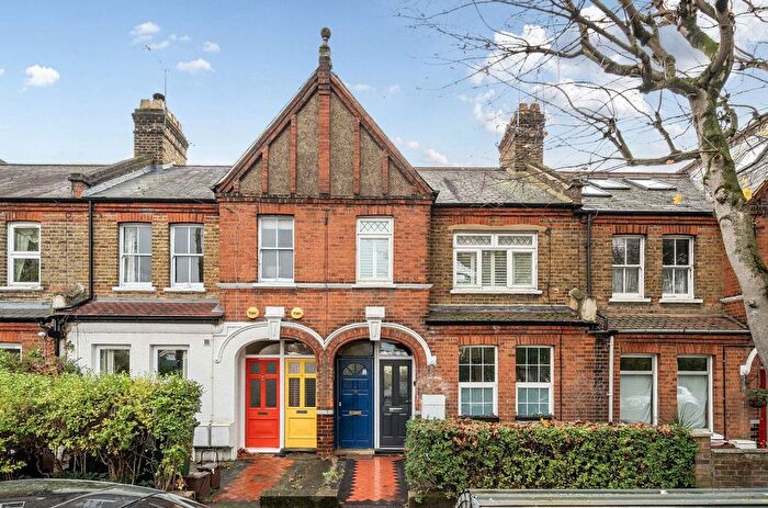 2 Bedroom Flat For Sale In Warner Road, London, E17