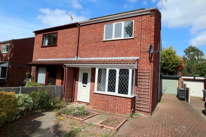 3 Bedroom Semi-Detached House To Rent In Dellfield Close, Lincoln, LN6