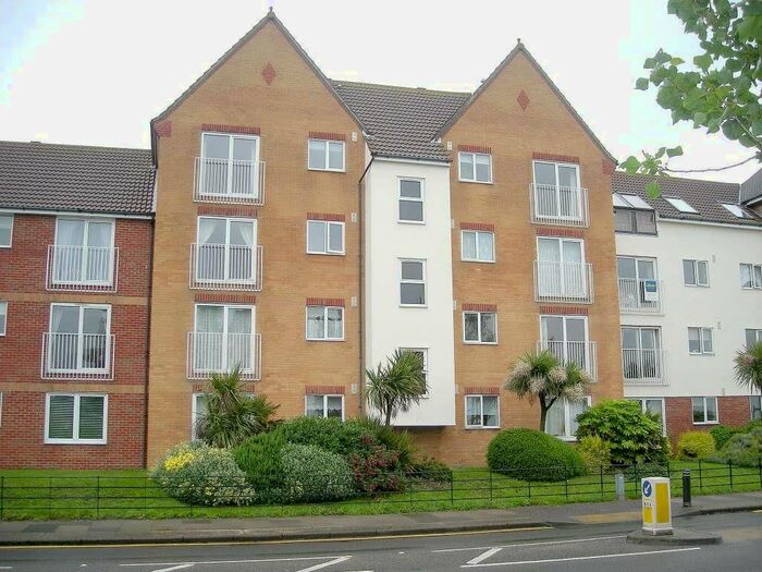 1 Bedroom Flat To Rent In Marina Point, West Road, Clacton On Sea CO15