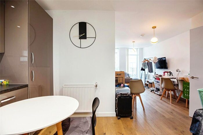 1 Bedroom Apartment For Sale In Amelia Street, London, SE17
