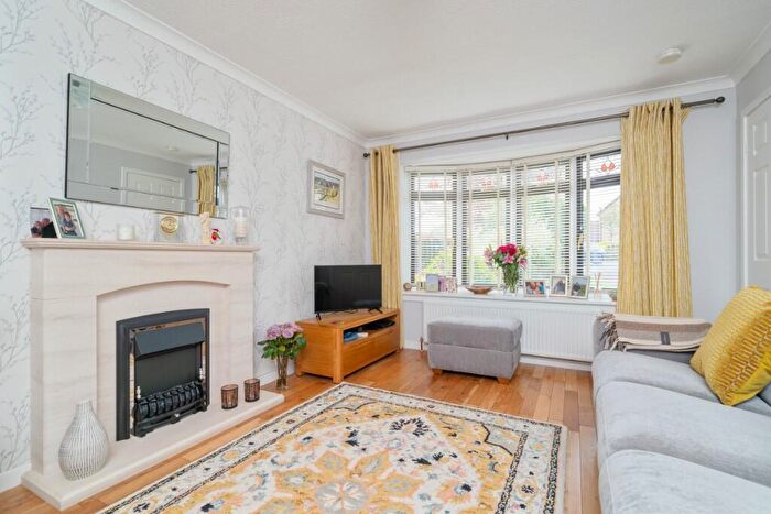 2 Bedroom Semi-Detached Bungalow For Sale In Baldorran Crescent, Balloch, G68