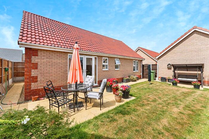 2 Bedroom Detached Bungalow For Sale In Willow Gardens, Wimblington, March, PE15
