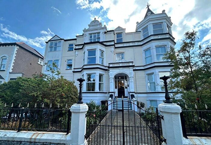 2 Bedroom Flat For Sale In Trinity Square, Llandudno, LL30