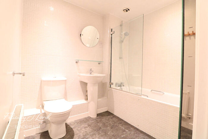 2 Bedroom Apartment To Rent In Meadowcourt Road, London, SE3