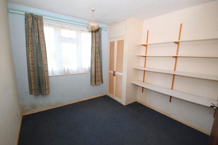 2 Bedroom Flat For Sale In Lantern Close, Wembley, Middlesex, HA0