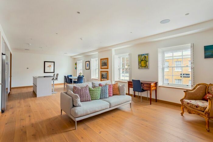 2 Bedroom Flat To Rent In Thames Street, Windsor, SL4