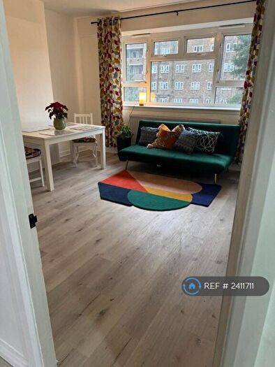 3 Bedroom Flat To Rent In Penrose Street, London, SE17