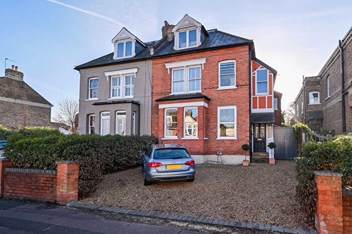 6 Bedroom Semi-detached House For Sale In Chase Green Avenue, Middlesex, Enfield, EN2