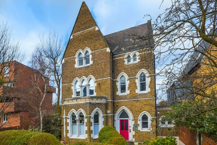 2 Bedroom Flat To Rent In Crescent Road, London, N8