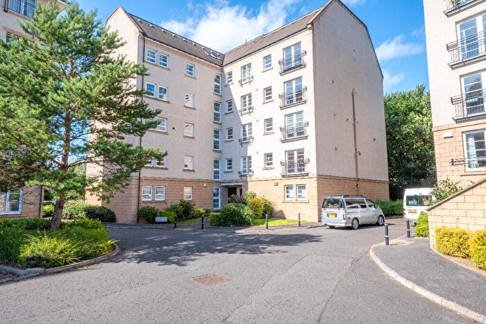 2 Bedroom Flat To Rent In Powderhall Rigg, Broughton, Edinburgh, EH7