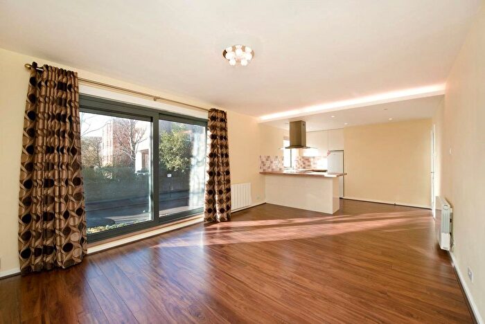 2 Bedroom Flat To Rent In Goldhurst Terrace, South Hampstead, London, NW6
