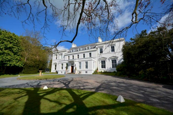 2 Bedroom Flat To Rent In Tower Road, Coleshill HP7