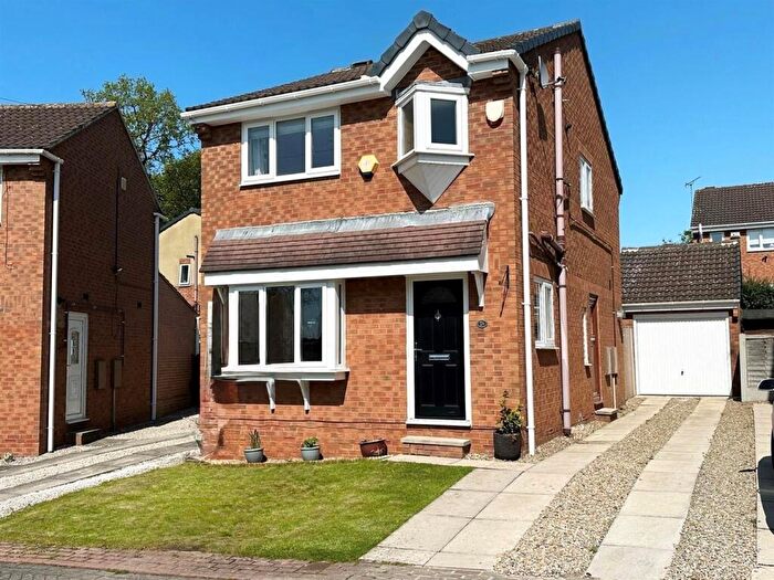 3 Bedroom Detached House To Rent In Parkside Close, Meanwood, Leeds West Yorkshire., LS6