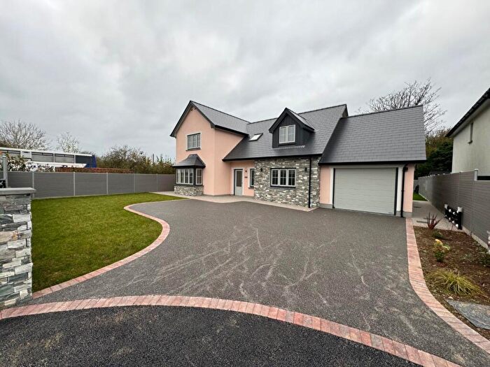 4 Bedroom Detached House For Sale In Penrhiwllan, Llandysul, SA44
