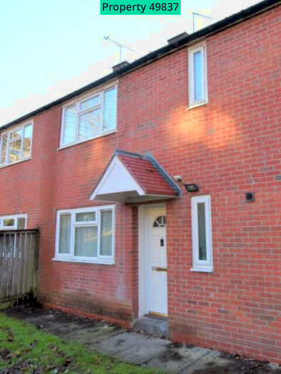 1 Bedroom Flat To Rent In Woodnook Drive, Leeds, LS16
