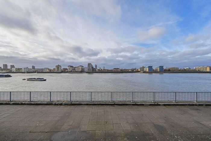 3 Bedroom Flat For Sale In Hutchings Wharf, Canary Wharf, London, E14