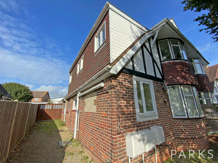 2 Bedroom Flat To Rent In Elm Drive, Hove, BN3