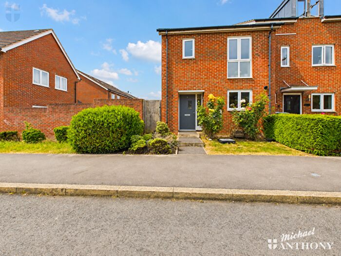 3 Bedroom End Of Terrace House For Sale In Limelight Avenue, Aylesbury, HP18