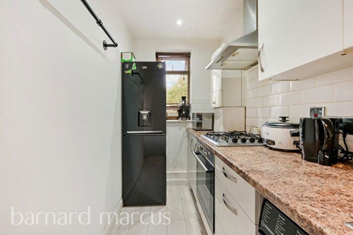 1 Bedroom Flat For Sale In Cedar Road, Sutton, SM2