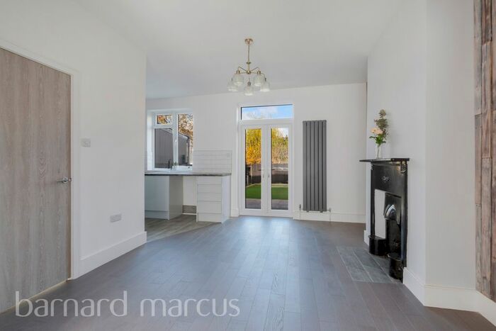 4 Bedroom Terraced House To Rent In Estcourt Road, Woodside, Croydon, SE25