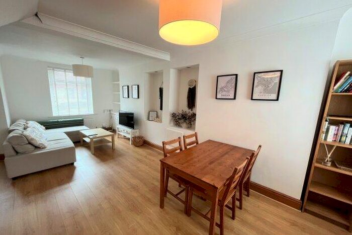 2 Bedroom Property To Rent In Cumnock Terrace, Cardiff, CF24