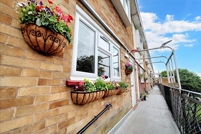 2 Bedroom Apartment For Sale In Park Road, Bedworth, CV12