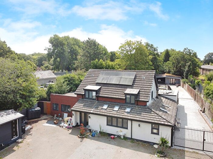 5 Bedroom Detached House For Sale In Gossett Lane, Brandon, Coventry, CV8